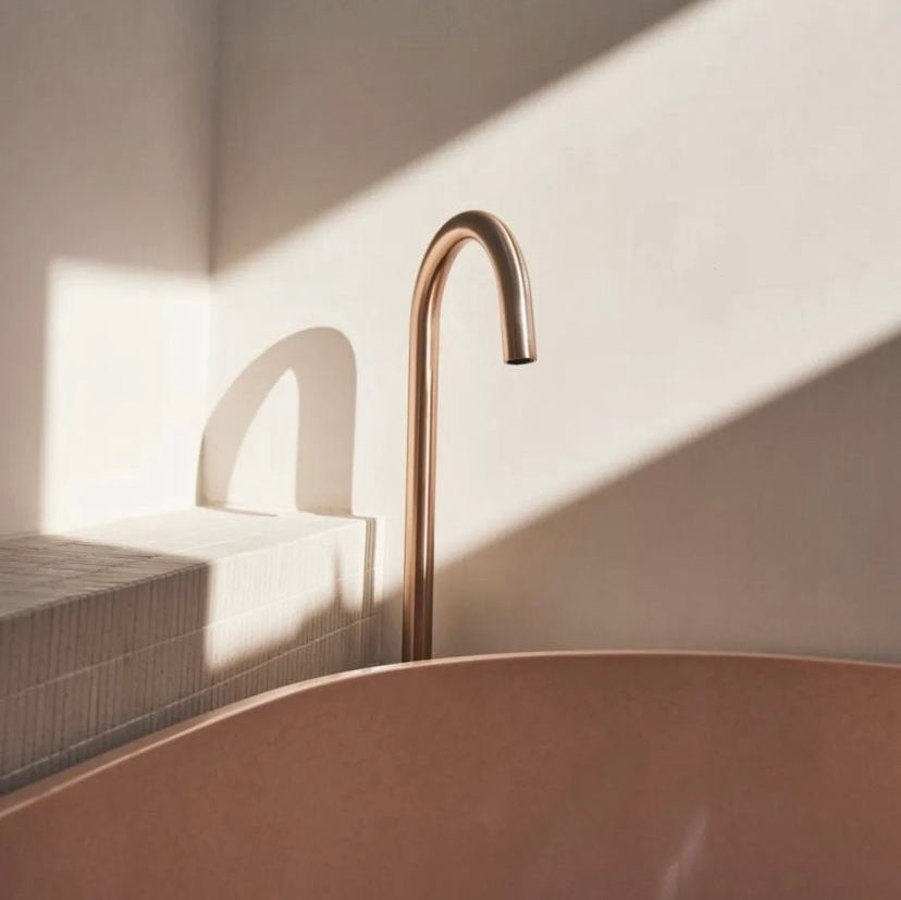 Meir Round Freestanding Bath Spout - Champagne