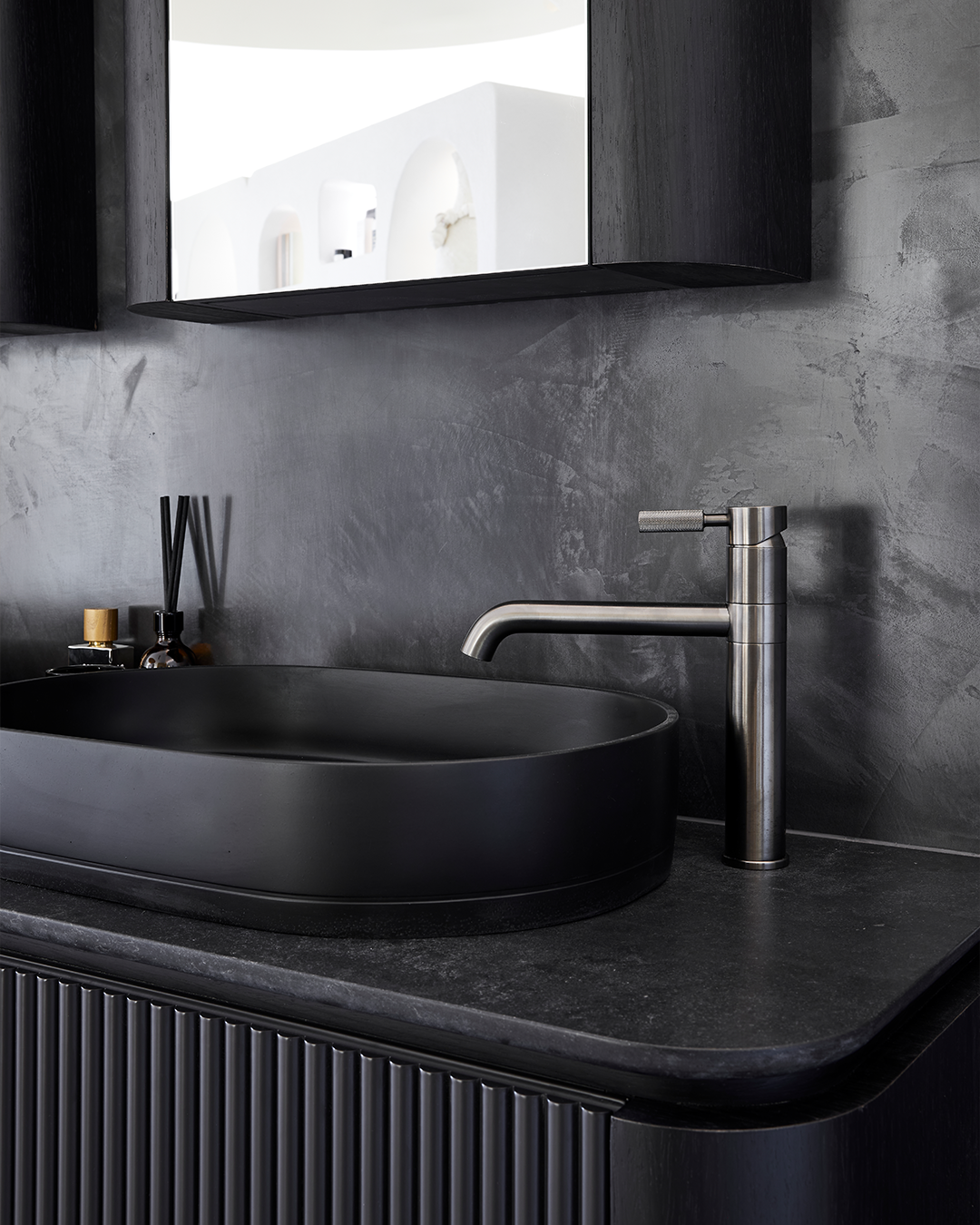 Pill Basin (Charcoal)