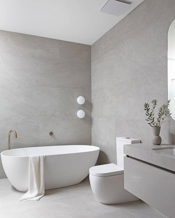 Meir Round Freestanding Bath Spout - Champagne
