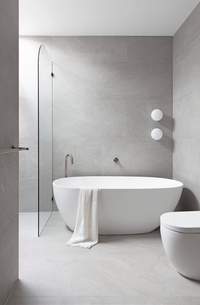 ROUND FREESTANDING BATH SPOUT